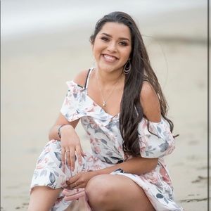 Meet your Posher, Alejandra